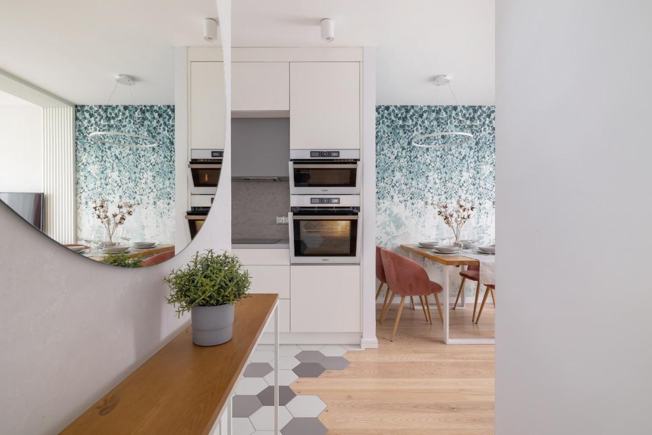 Vetulaniego Apartment With Air Conditioning & Parking By Renters Prestige Krasków Εξωτερικό φωτογραφία