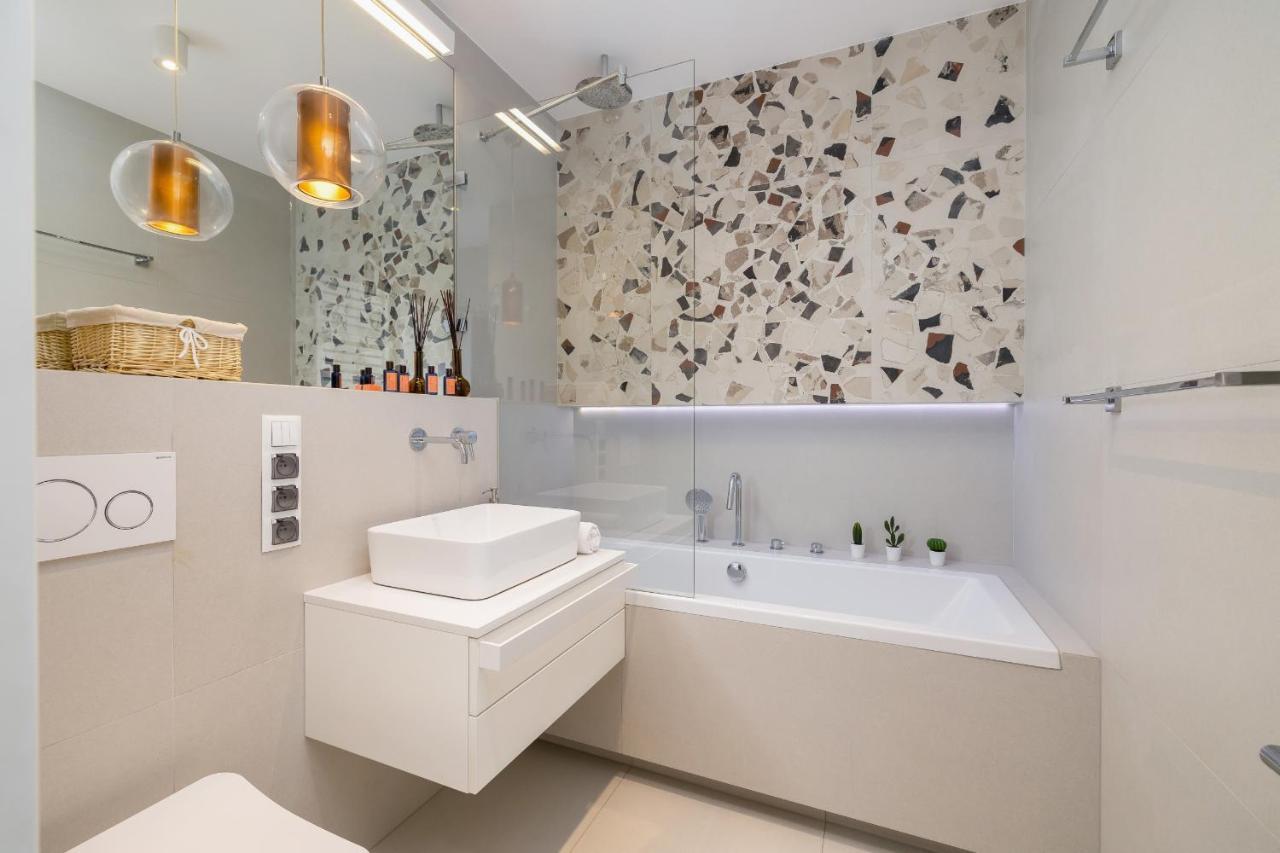 Vetulaniego Apartment With Air Conditioning & Parking By Renters Prestige Krasków Εξωτερικό φωτογραφία