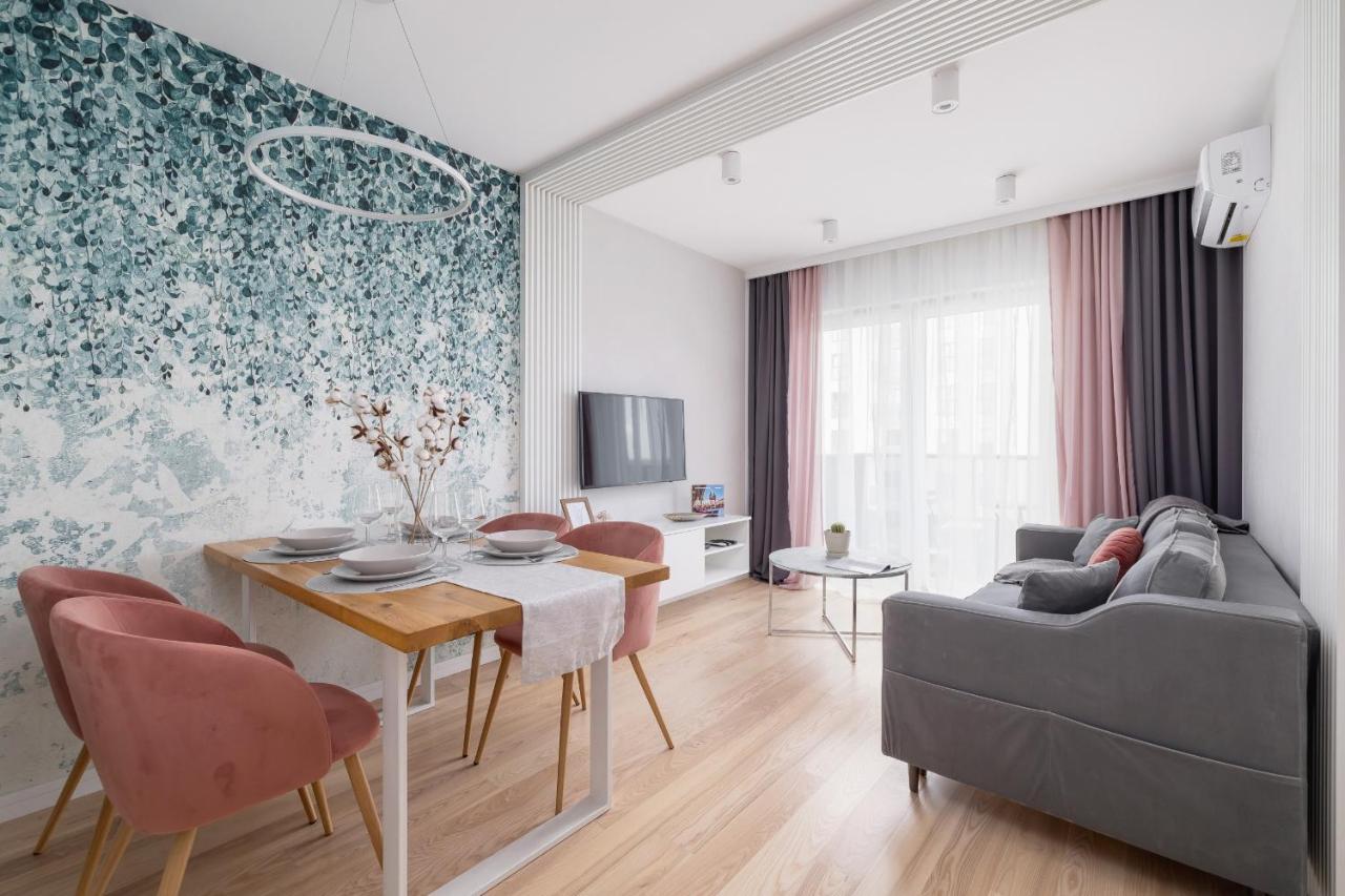 Vetulaniego Apartment With Air Conditioning & Parking By Renters Prestige Krasków Εξωτερικό φωτογραφία