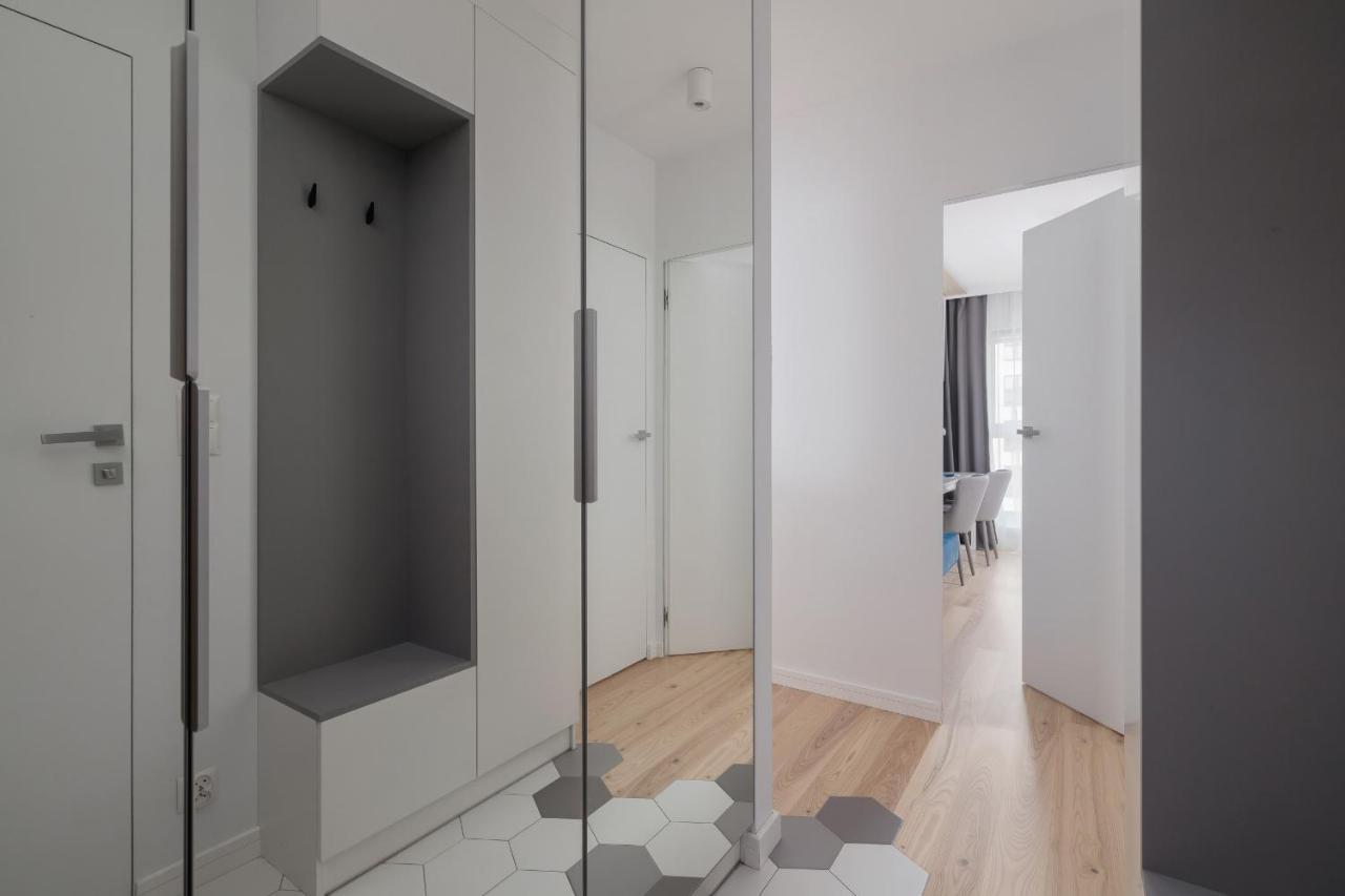 Vetulaniego Apartment With Air Conditioning & Parking By Renters Prestige Krasków Εξωτερικό φωτογραφία