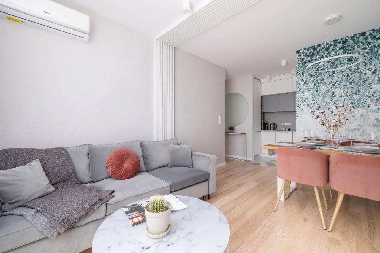 Vetulaniego Apartment With Air Conditioning & Parking By Renters Prestige Krasków Εξωτερικό φωτογραφία