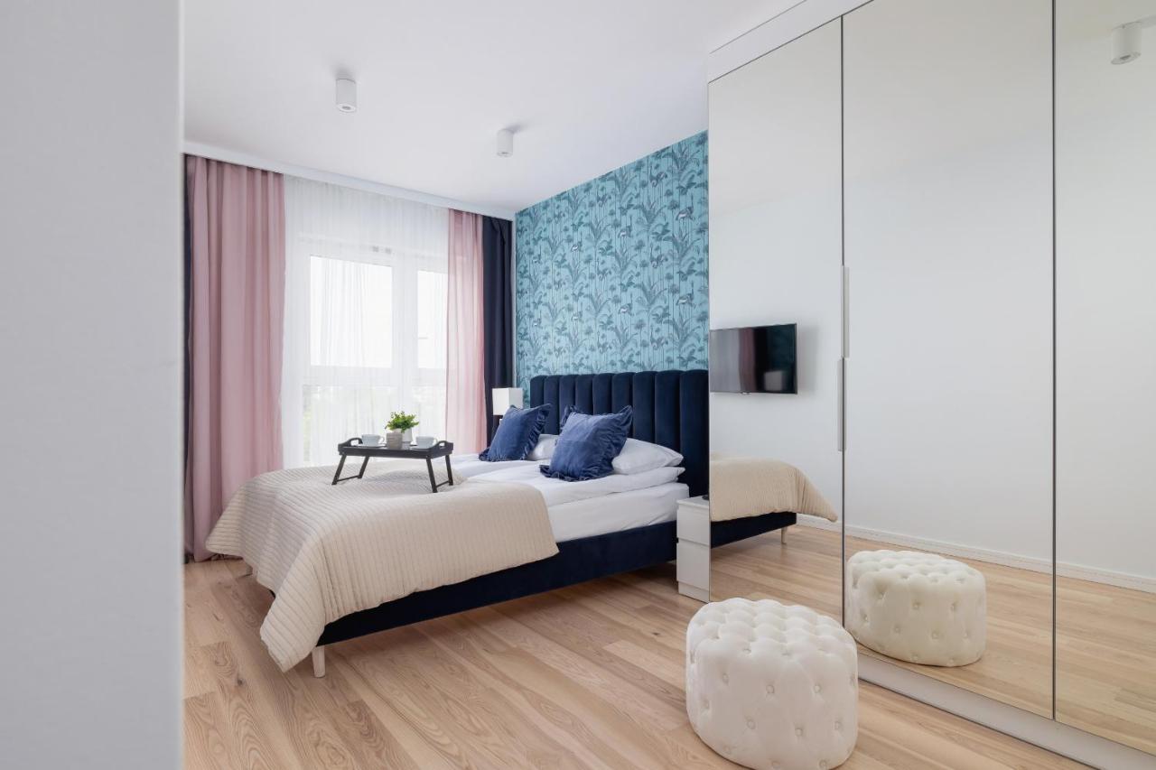 Vetulaniego Apartment With Air Conditioning & Parking By Renters Prestige Krasków Εξωτερικό φωτογραφία